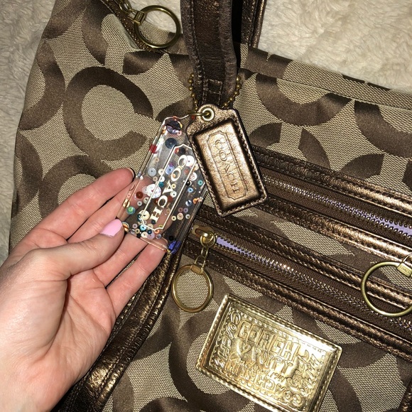 Coach Poppy Tote - Picture 6 of 8